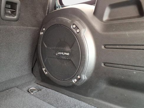 Used 2018 Jeep Wrangler Unlimited Sahara image 13