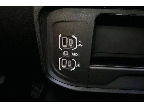 Used 2025 RAM 2500 Big Horn AWD/4WD image 16