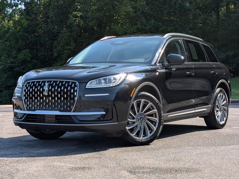 Used 2023 Lincoln Corsair Reserve FWD image 4