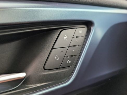 New 2026 Chevrolet Equinox EV LT image 16