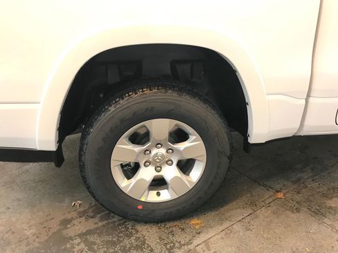 New 2026 RAM 1500 4x4 Crew Cab image 50