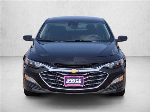 Used 2025 Chevrolet Malibu LT FWD image 2