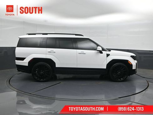 Used 2025 Hyundai Santa Fe Calligraphy AWD/4WD image 3