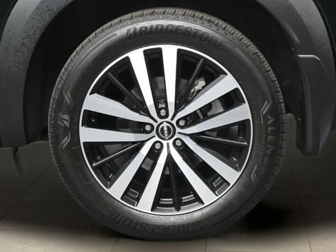 Certified 2025 Nissan Pathfinder Platinum w/ Cargo Package FWD image 24