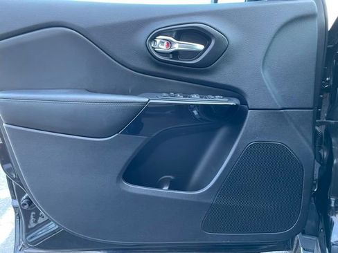 Used 2021 Jeep Cherokee Latitude Plus image 10