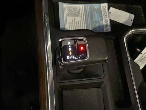 Used 2022 Chevrolet Silverado 1500 High Country w/ Z71 Off-Road Package image 16