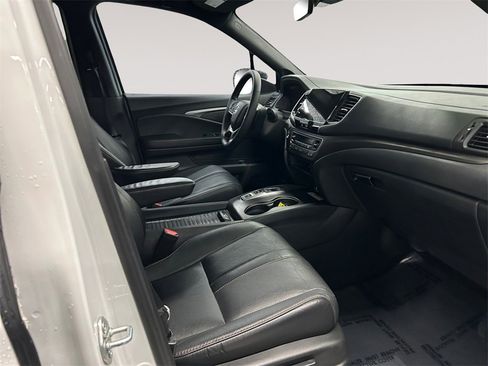 Used 2022 Honda Passport TrailSport image 15