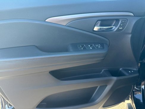 Used 2022 Honda Pilot Black Edition image 14