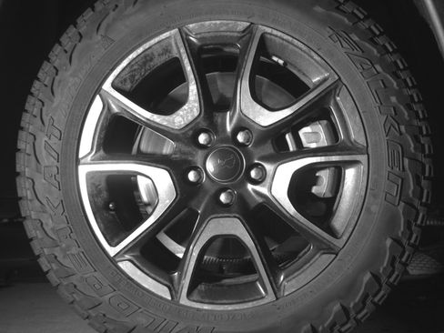 Used 2025 Jeep Compass Trailhawk AWD/4WD image 13