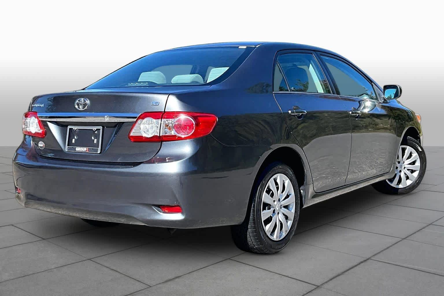Used 2012 Toyota Corolla LE FWD image 13