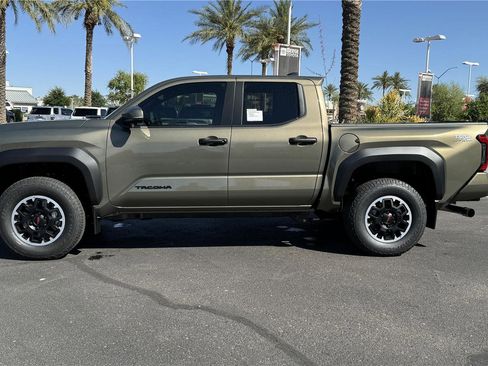 New 2025 Toyota Tacoma TRD Off-Road image 4