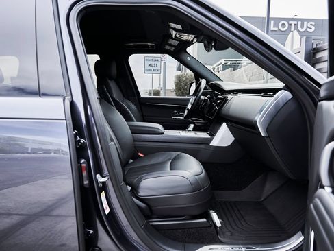 Used 2025 Land Rover Range Rover SE AWD/4WD image 22