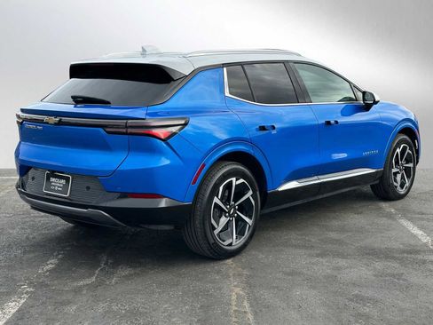 Used 2024 Chevrolet Equinox EV LT image 3