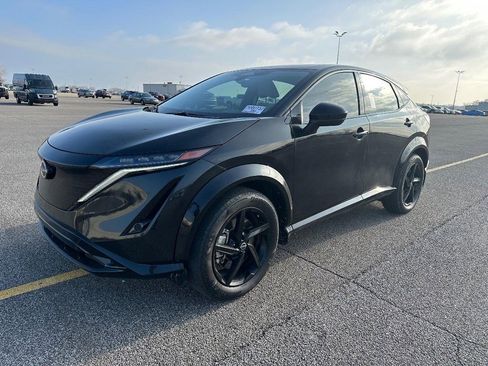 Used 2023 Nissan Ariya AWD image 8