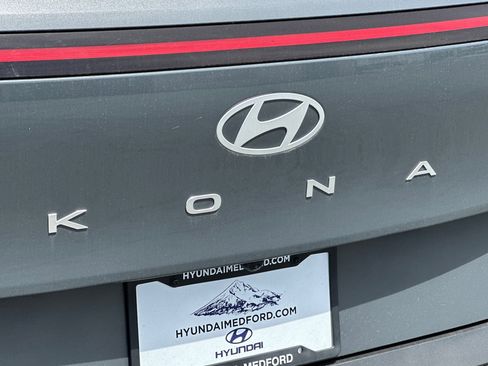 Certified 2025 Hyundai Kona SEL AWD/4WD image 26