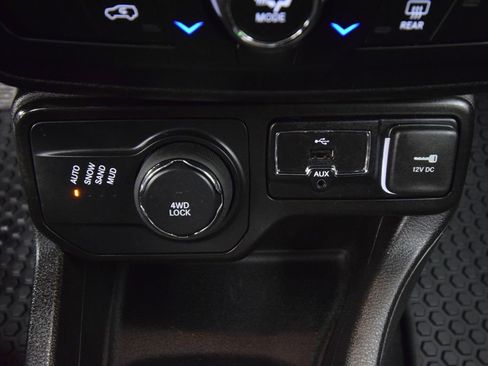 Certified 2022 Jeep Renegade Latitude w/ Convenience Group AWD/4WD image 33