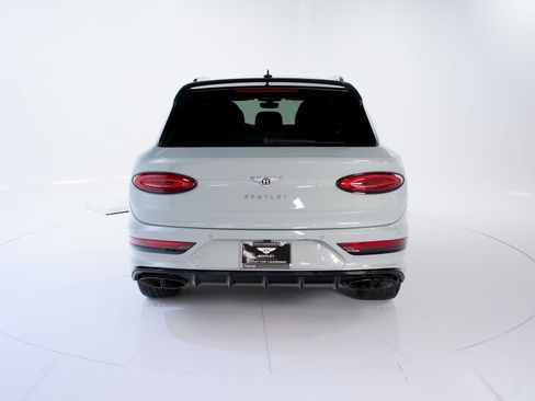 Certified 2025 Bentley Bentayga image 4