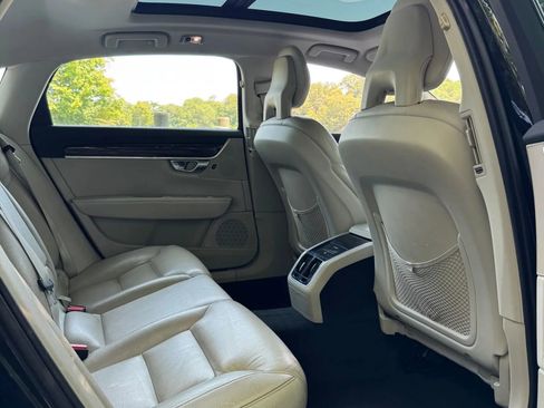 Used 2018 Volvo S90 T5 Momentum w/ Convenience Package image 15