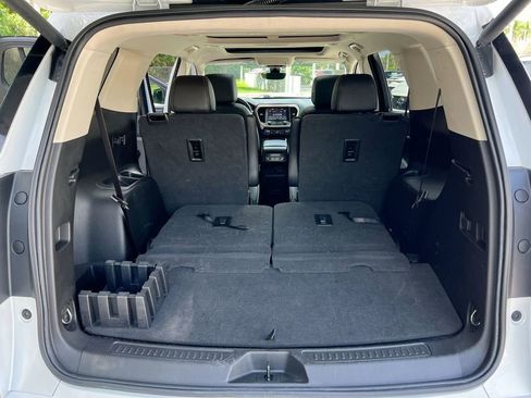 Used 2021 GMC Acadia Denali w/ Denali Technology Package FWD image 22