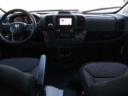 Used 2024 RAM ProMaster 2500 w/ Convenience Group image 11