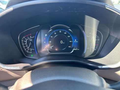 Used 2019 Hyundai Santa Fe Limited image 11