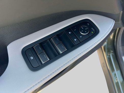 Used 2025 Lexus RX 350h AWD/4WD image 16