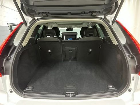 Used 2025 Volvo XC60 B5 Plus AWD/4WD image 7