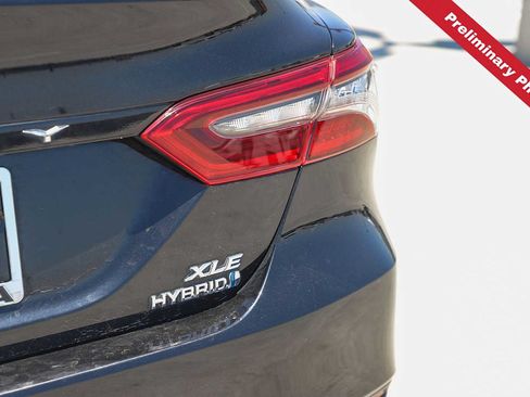 Used 2021 Toyota Camry XLE FWD image 11