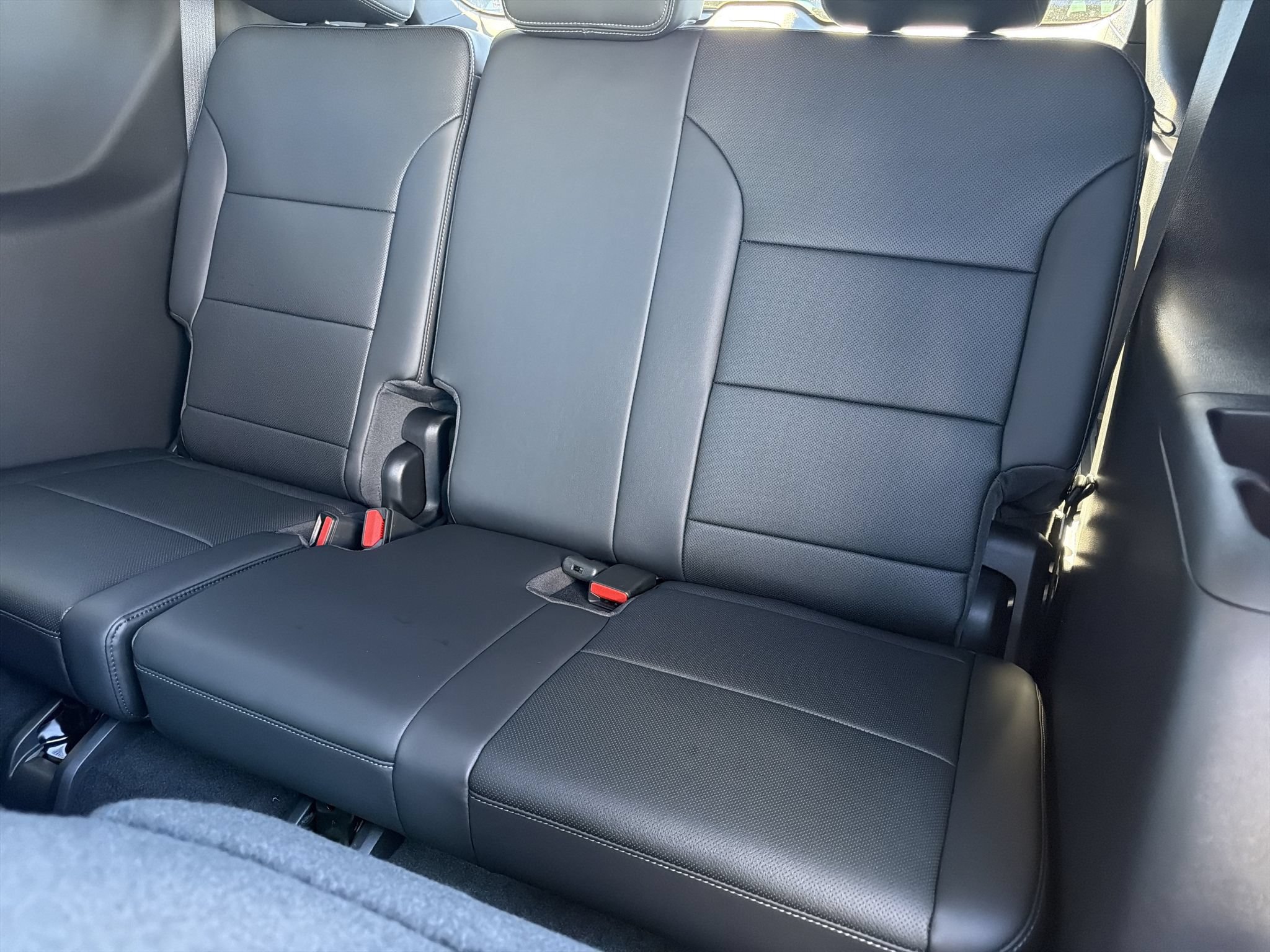New 2027 Buick Enclave Preferred w/ LPO, Floor Liner Package FWD image 18