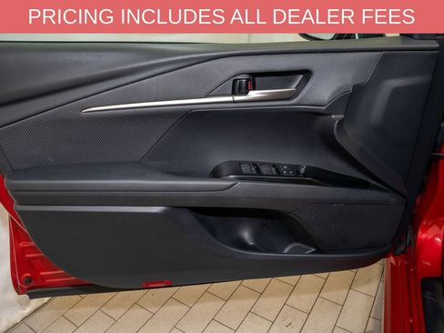 Used 2025 Toyota Camry SE FWD image 11