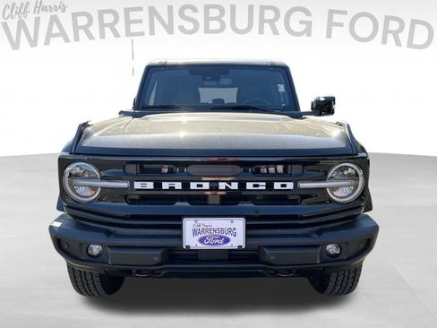 New 2025 Ford Bronco Outer Banks image 2