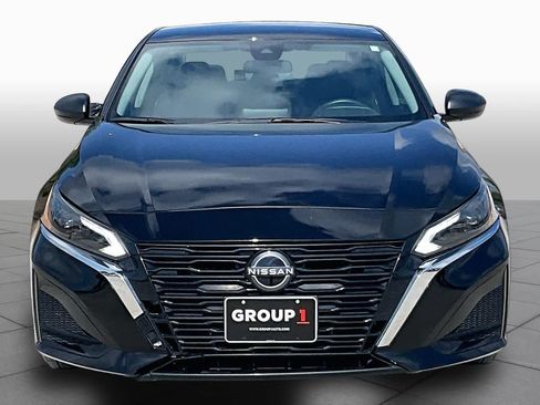 Used 2024 Nissan Altima 2.5 SV FWD image 4