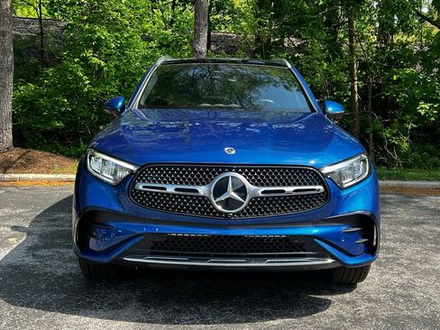 Used 2025 Mercedes-Benz GLC 350e 4MATIC image 2