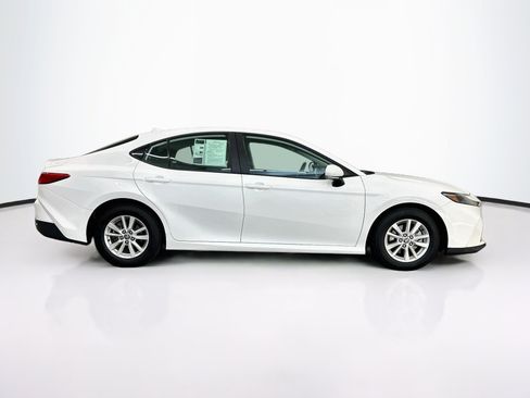 Used 2025 Toyota Camry LE FWD image 10
