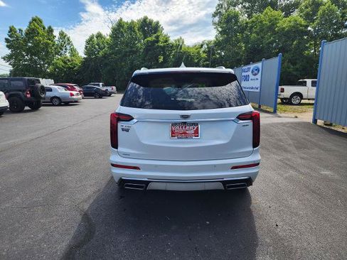 Used 2023 Cadillac XT6 Premium Luxury w/ Technology Package AWD/4WD image 4
