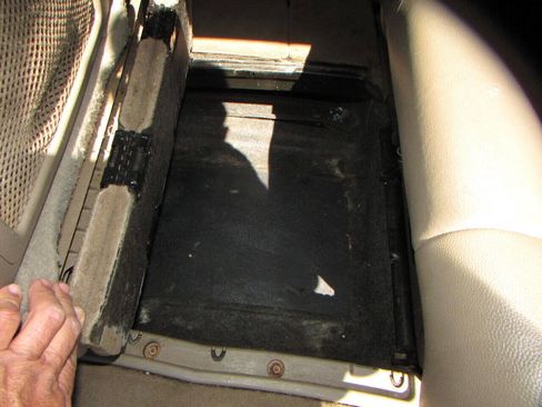 Used 2015 Chrysler Town & Country Touring image 19