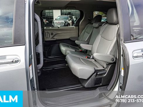 Used 2024 Toyota Sienna XLE image 21