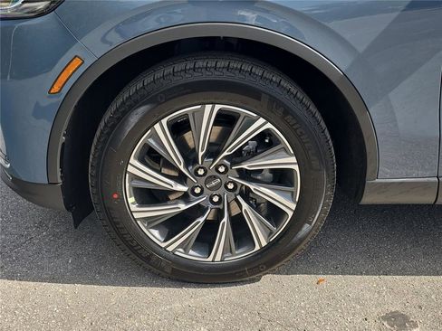 New 2026 Lincoln Aviator AWD image 9