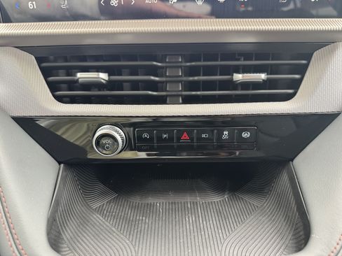 New 2026 Ford Explorer Active w/ Active Comfort Package RWD image 32