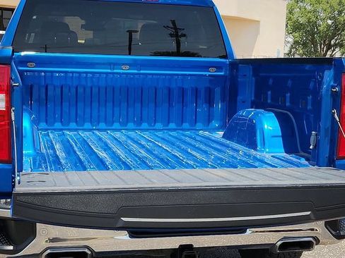 Used 2022 Chevrolet Silverado 1500 LTZ w/ Z71 Off-Road Package AWD/4WD image 10