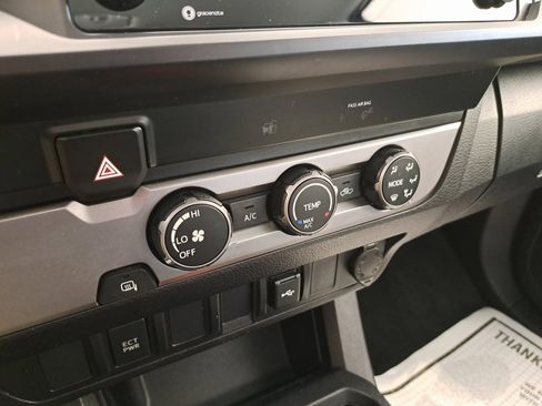 Used 2022 Toyota Tacoma SR image 18