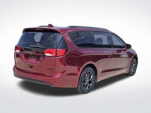 Used 2019 Chrysler Pacifica Limited w/ Advanced Safetytec Group FWD image 11