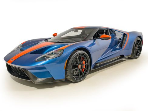 Used 2021 Ford GT image 2