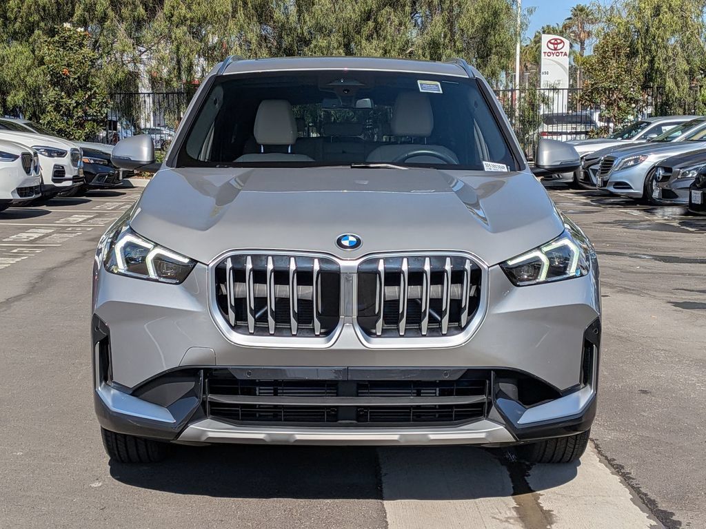 Certified 2025 BMW X1 xDrive28i AWD/4WD image 4