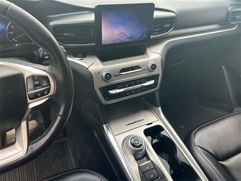 Used 2022 Ford Explorer XLT w/ Equipment Group 202A image 15