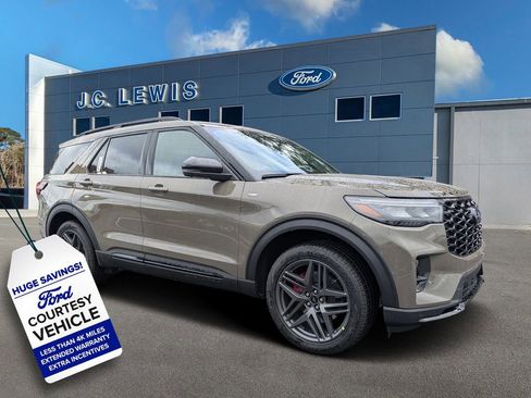 New 2026 Ford Explorer ST-Line w/ ST-Line Street Pack image 1