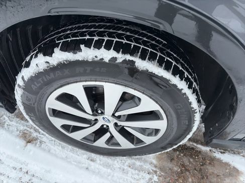 Used 2022 Subaru Outback Premium image 7