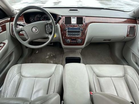 Used 2006 Cadillac DTS w/ Trunk Convenience Package image 14