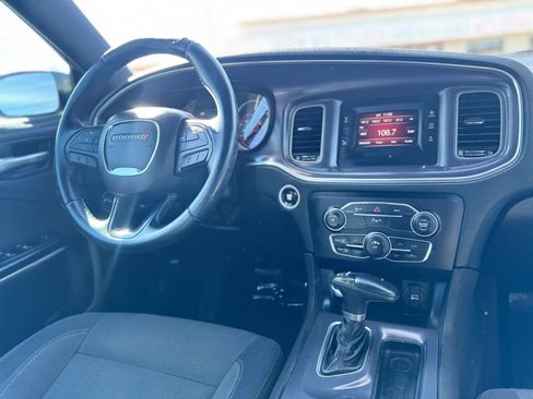 Used 2015 Dodge Charger SE w/ Sport Appearance Group image 14