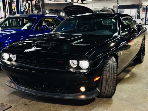 Used 2020 Dodge Challenger R/T Scat Pack w/ Plus Package RWD image 11
